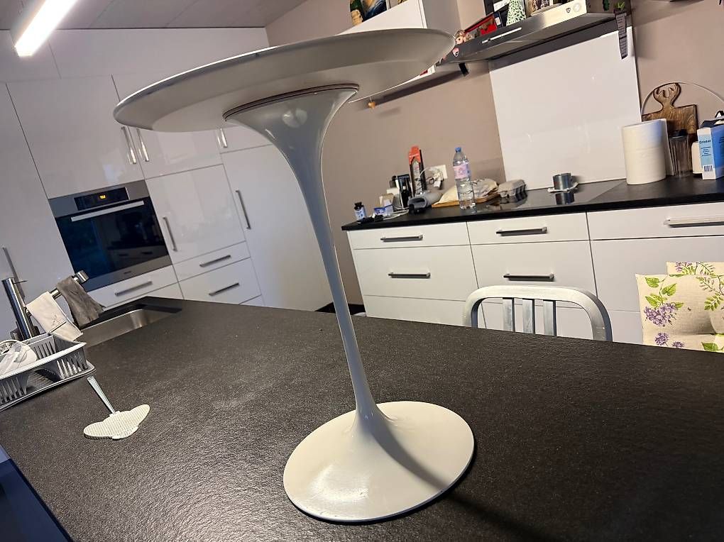 Tische: Table d'appoint Knoll – Gebraucht aus Ecuvillens von VsterVince 1