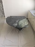 Seltener sehr schöner Granit Ecktisch - Aus erster Hand. Neu