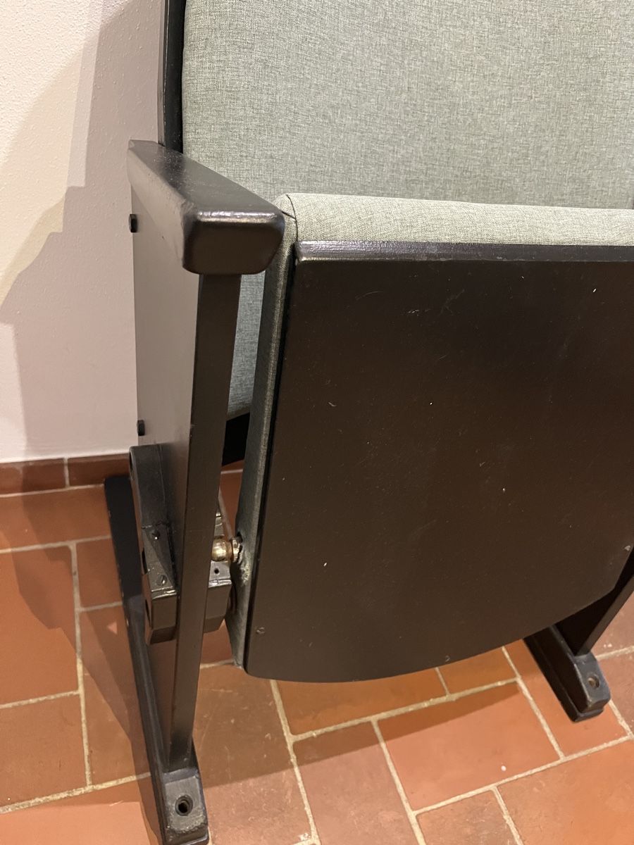 Poltrone: Vintage Kinosessel / Theatersessel – Usato da Zürich venduto da maKSt 1