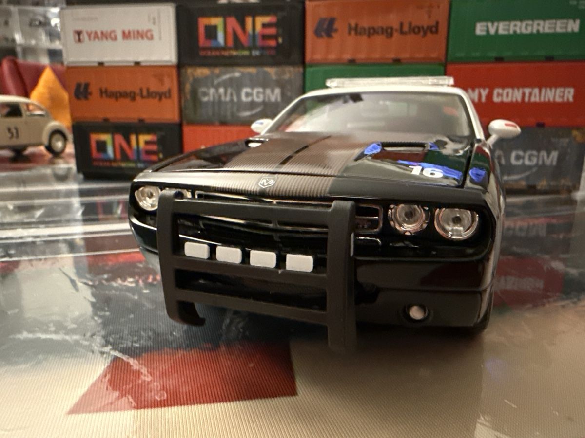 Dodge Modellautos: Polizei Dodge Challenger 1:18 – Neu (gemäss Beschreibung) aus Basel von Zomeg 3