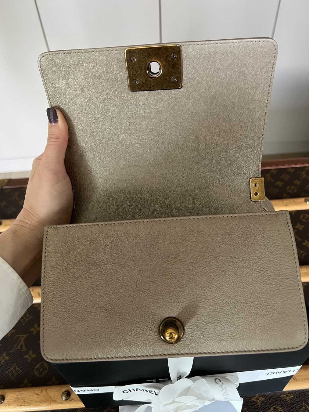 Chanel Borse da donna: Chanel Boy Bag, Fullset, neuwertig – Usato da Kilchberg ZH venduto da happyymee 5