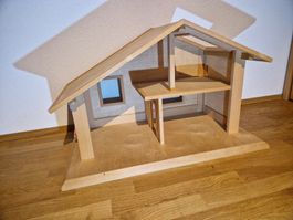 Grosses Holzpuppenhaus mit Zubehör