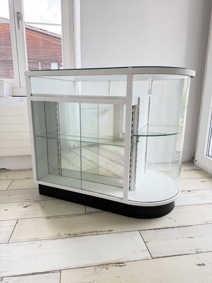 Vitrinen: *ab Fr.1.-* Vitrine mit gebogenem Glas – Gebraucht aus Aetigkofen von photoallerlei