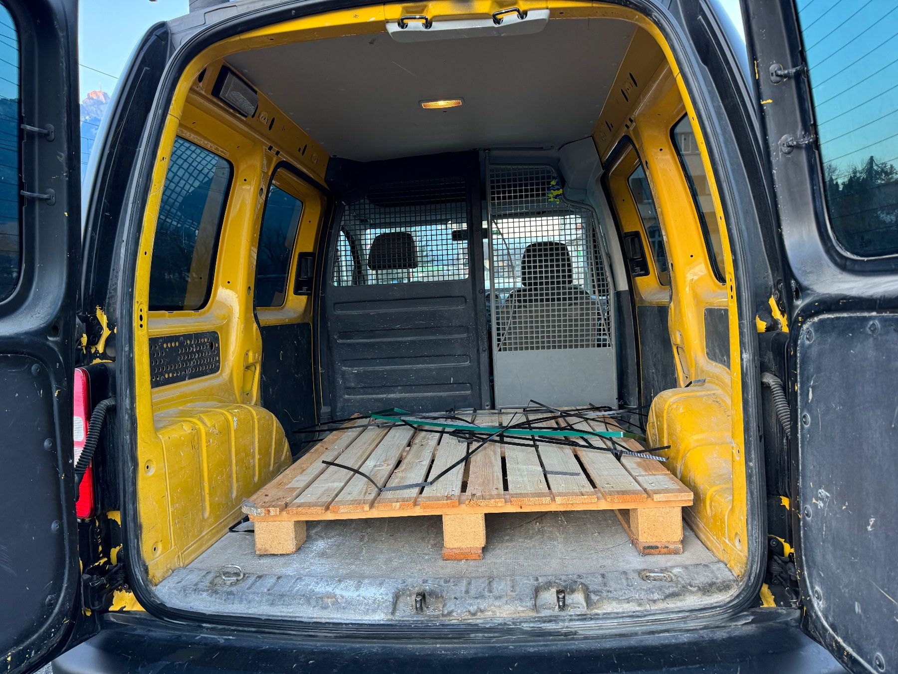 VW Veicoli commerciali: VW Caddy 4 Mot. Post 2 Plätze – Usato da Salez venduto da Vood 9
