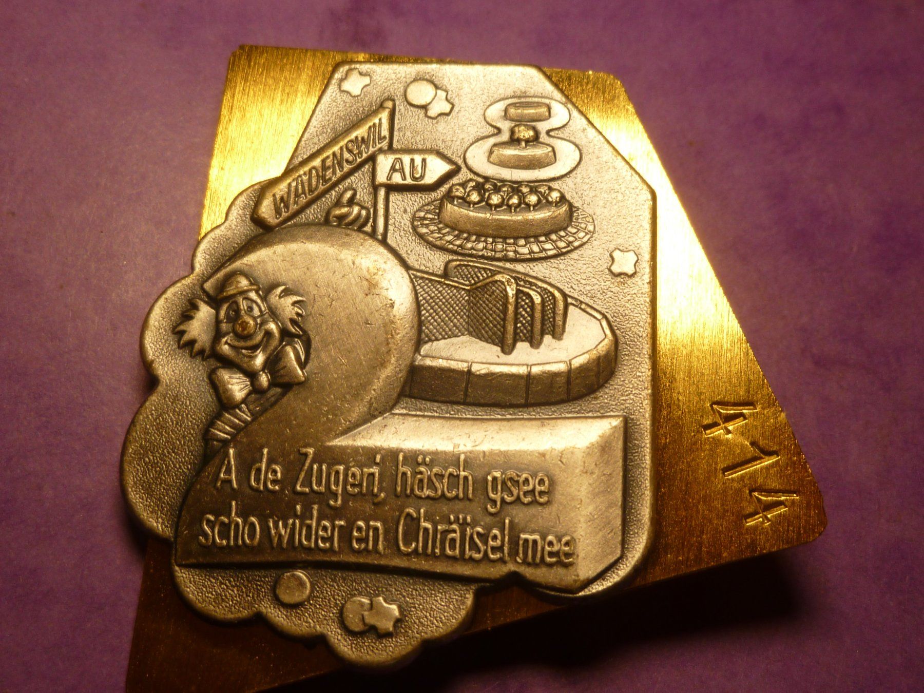 Plaketten & Abzeichen: WÄDENSWIL 2000 GOLD – Gebraucht aus Ried (Muotathal) von Mandarin02