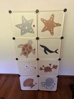 Kinderzimmer Regal mit Tiermotiven