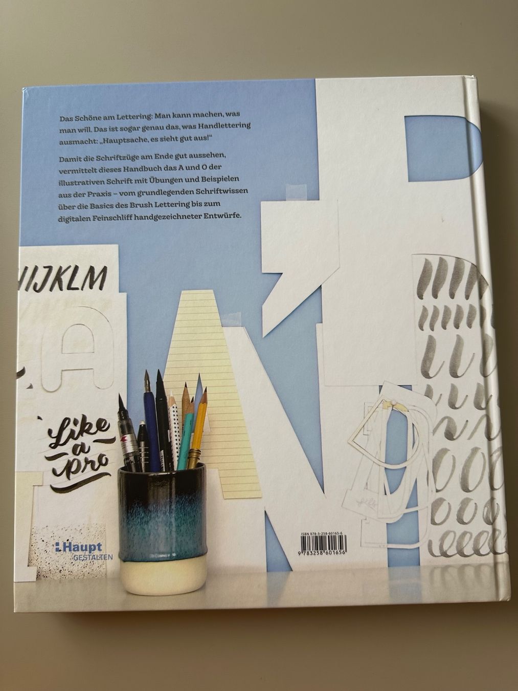 Libri: Handbuch Handlettering: Eigene Buchstaben – Usato da Zürich venduto da giga82 1