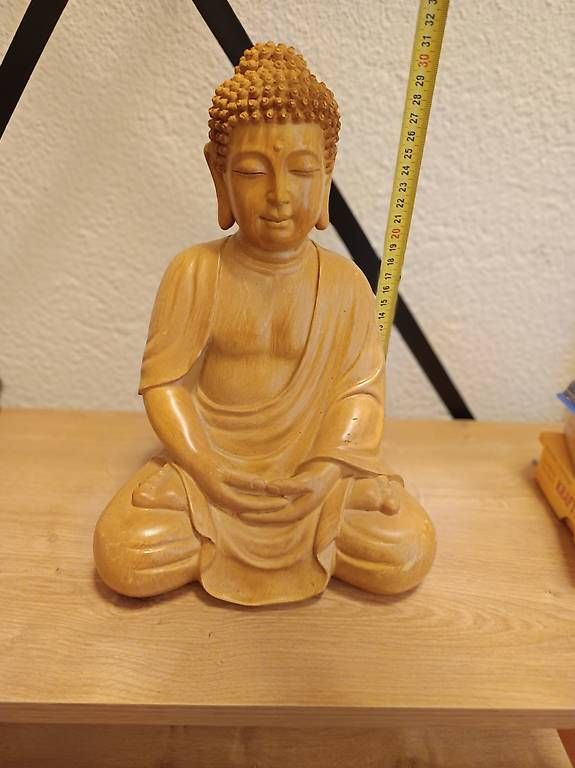 Skulpturen & Statuen: Wunderschöne Buddha Statue aus Holz, 30cm – Gebraucht aus Olten von Slaven_Todorovic