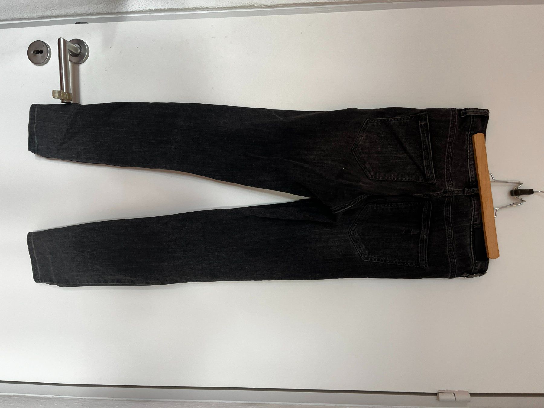 Jeans: Schwarze Skinny-Jeans – Usato da Seuzach venduto da anina.k 1