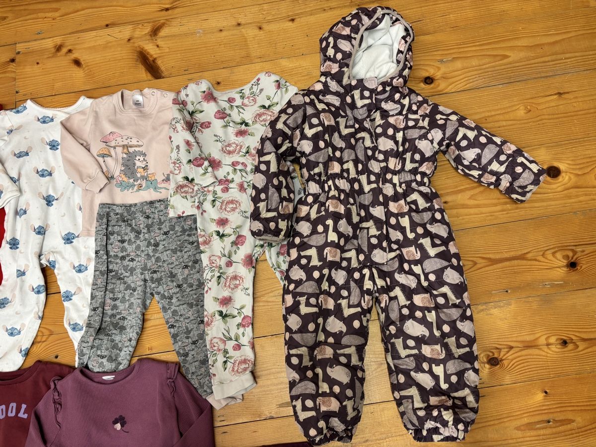 Lotti & Set di vestiti: Kleiderpaket Mädels, Grösse 92 – Usato da Büren an der Aare venduto da Nikito2001 2