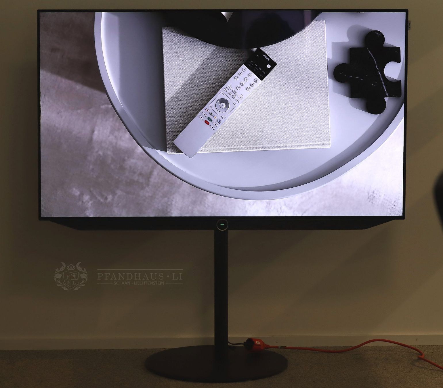 Loewe Televisori: LOEWE BILD V55 DR+ FERNSEHER MIT STANDFUSS – Usato da Schaan venduto da Pfandhaus-LI 4