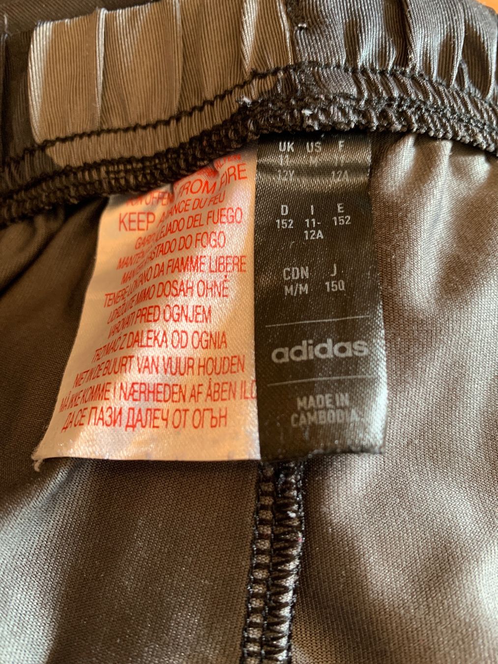 Adidas Pantaloni: Joli short Adidas taille 152 - 11-12 ans – Usato da MEYRIN venduto da Gwendo10 2