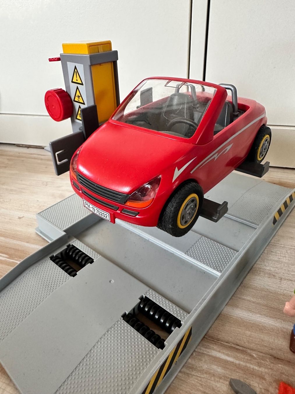 Playmobil Spielzeuge: Playmobil Auto Garage Werkstatt – Gebraucht aus Baar von  2