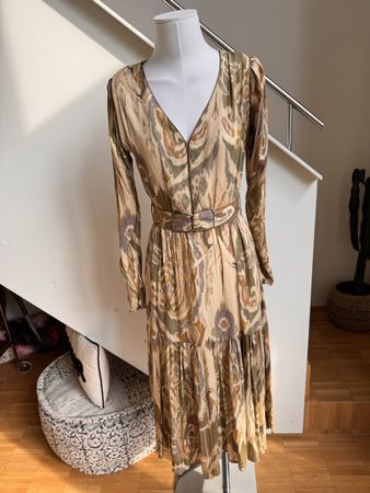 Kleid L’Arm von Louizon gemustert mit Gürtel, Grösse  XS