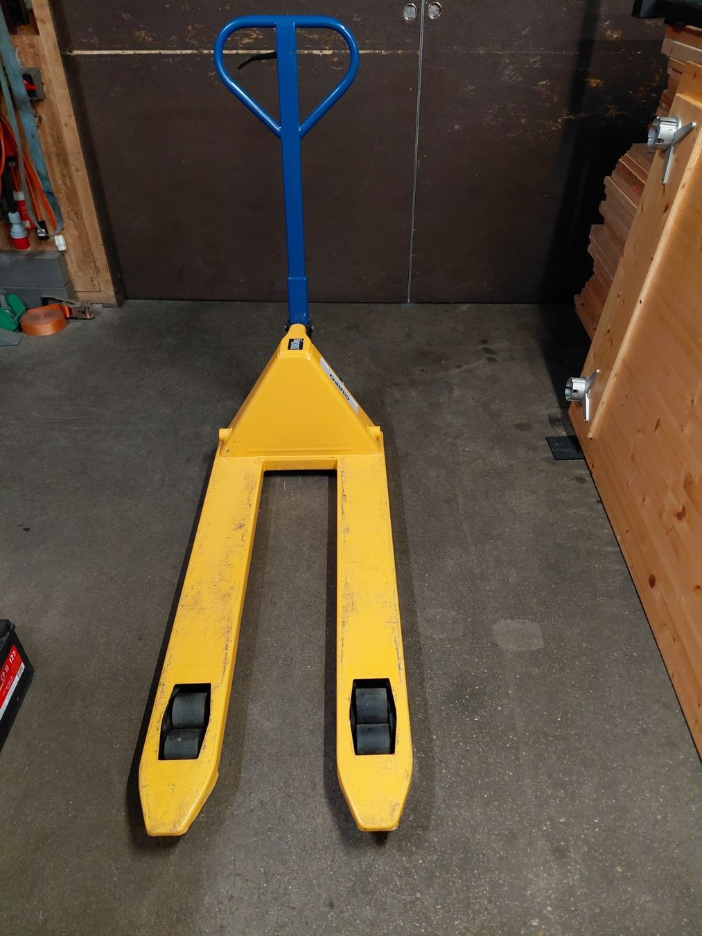 Carrelli elevatori e a forche: Hubwagen SECO, 3000 kg – Usato da Ulisbach venduto da MSH01 1