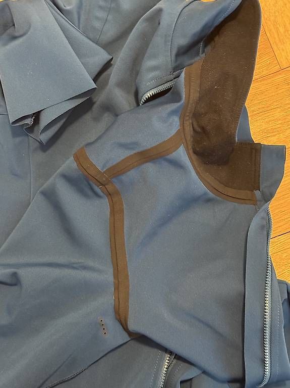 Pas Normal Studios Canottiere & Pantaloni: PAS NORMAL Mechanism Defend (L) – Usato da Lausanne venduto da Sirimaz 3