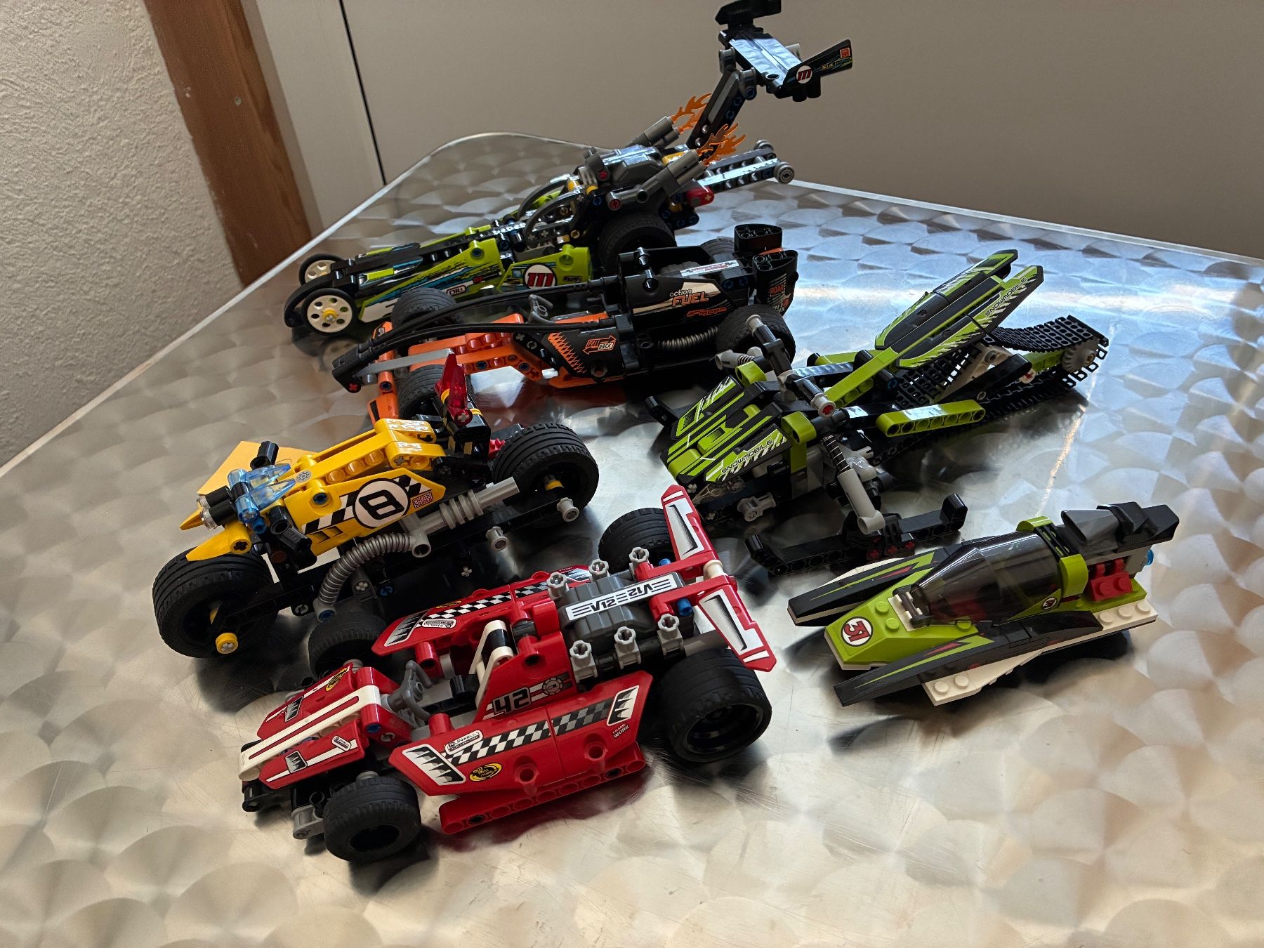 Lego Baukästen: 6 LEGO Technik Fahrzeuge – Gebraucht aus Reigoldswil von Frog40