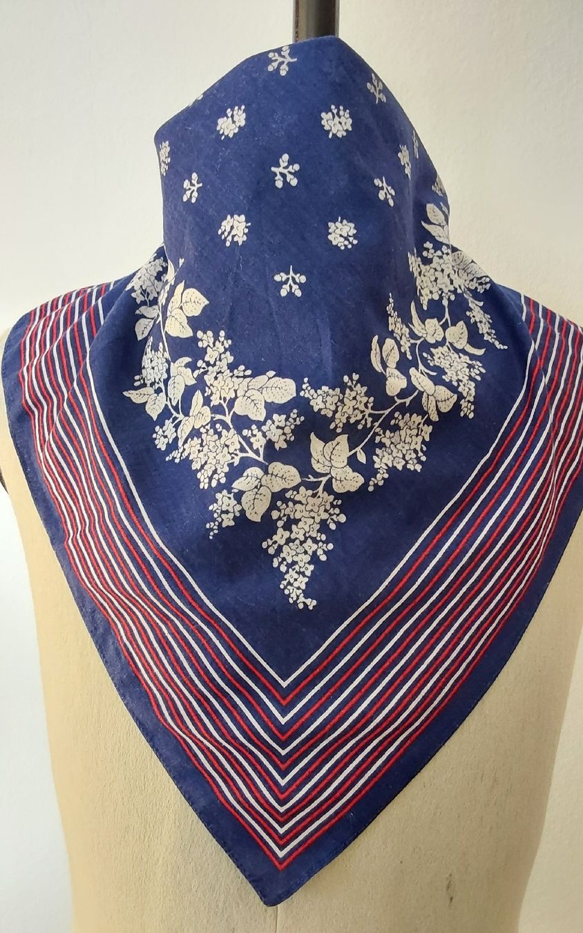 Foulard & Sciarpe: Baumwolltuch quadratisch blau – Usato da Köniz venduto da scopello12