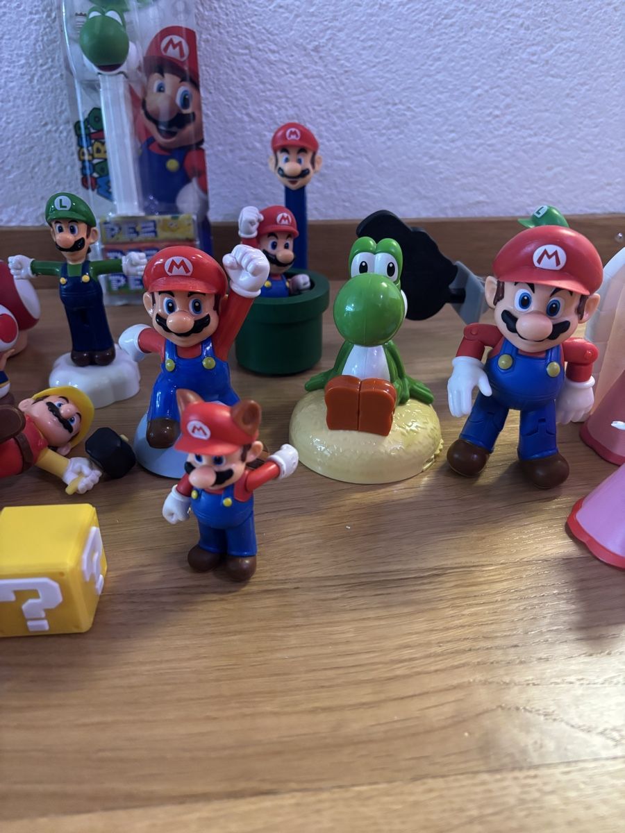 Figuren: Super Mario Figuren Sammlung + Pez Spender – Gebraucht aus Herisau von Seyashop_2 4