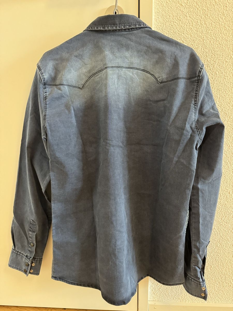 Dsquared2 Hemden: Dsquared2 hemd – Gebraucht aus Zug von pav_q5f7 2