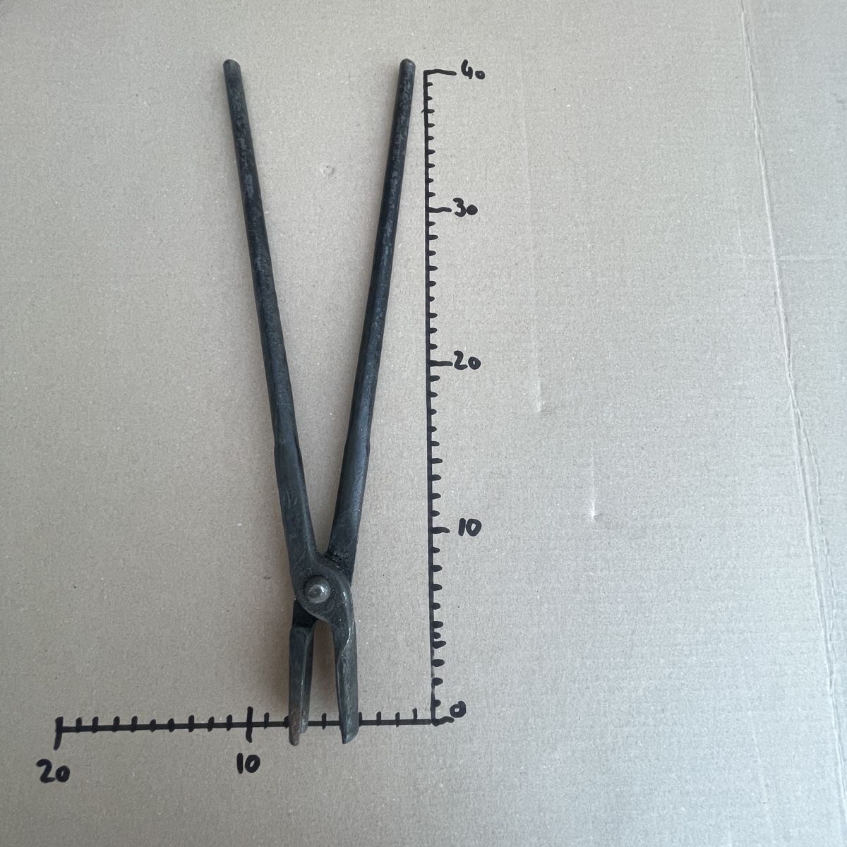 Alle Werkzeuge: Schmiedezange 40cm gebraucht Nr.9 – Gebraucht aus Oftringen von Box2