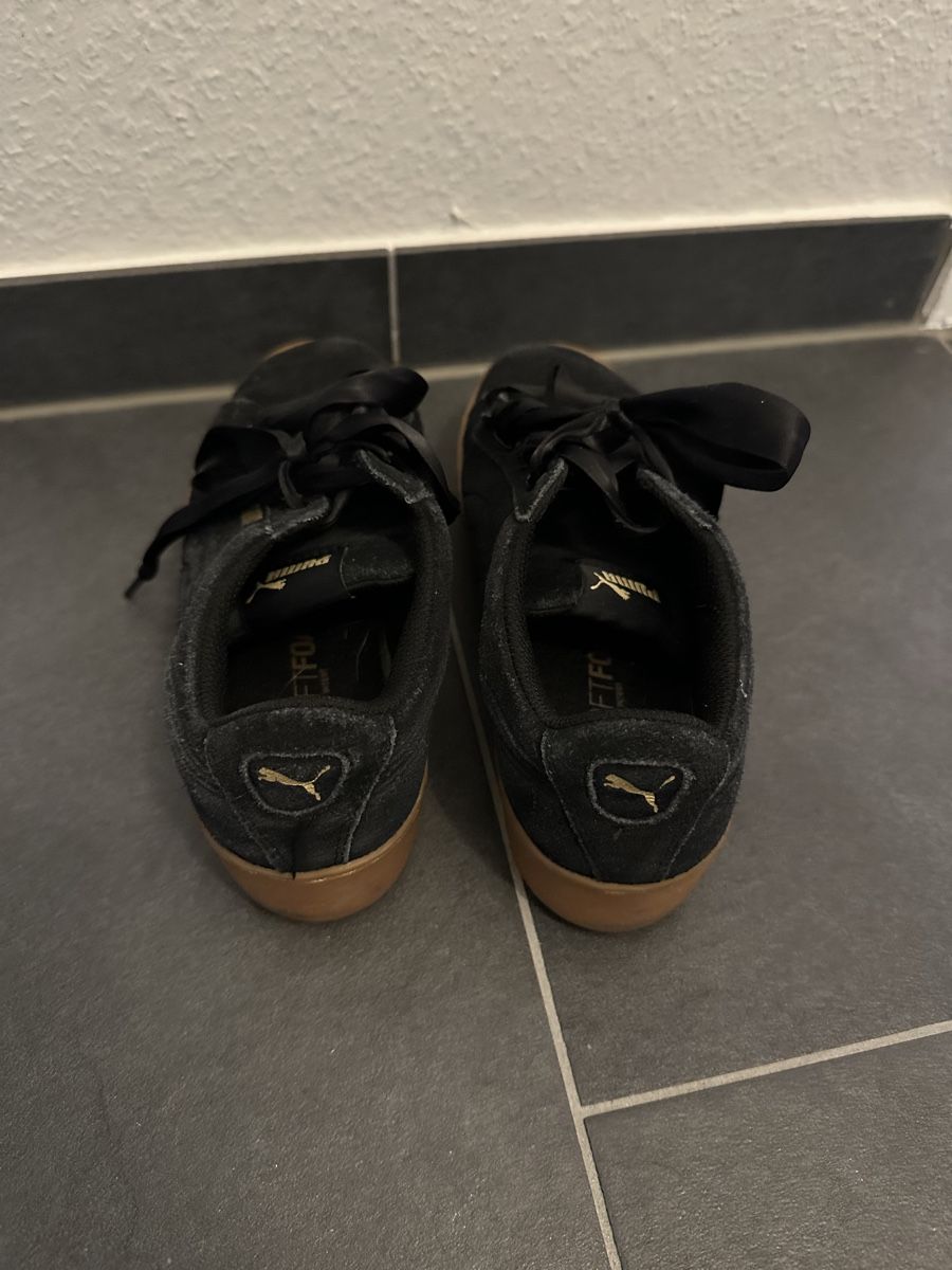 Puma Chaussures hommes: Schwarze Puma Sneaker mit Schleifen – D'occasion à Basel par jane_2h95 3