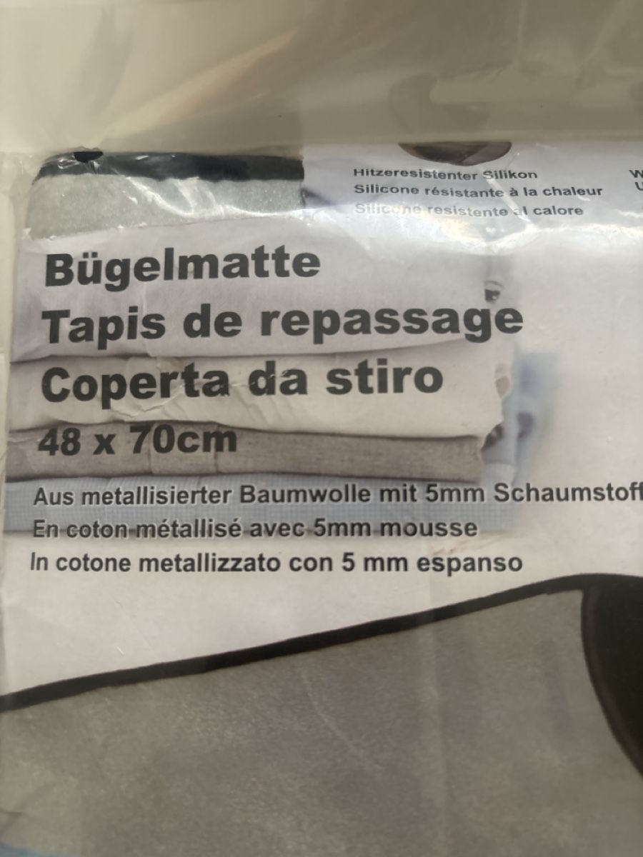Bügelbretter: Bügelmatte 48x70cm - Praktisch & Hitzeresistent! – Neu und originalverpackt aus Wallisellen von AS.TZ. 1