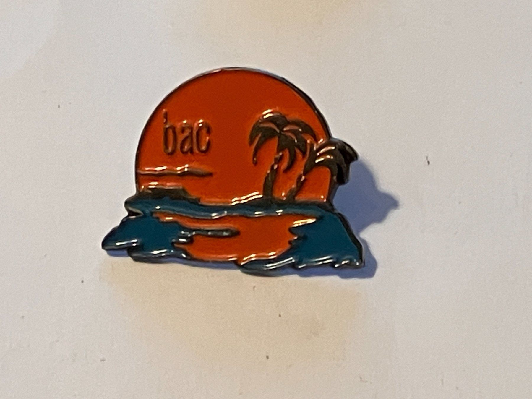 Placchette & Badge: 1 Pin BAC – Usato da Basel venduto da djwwpp
