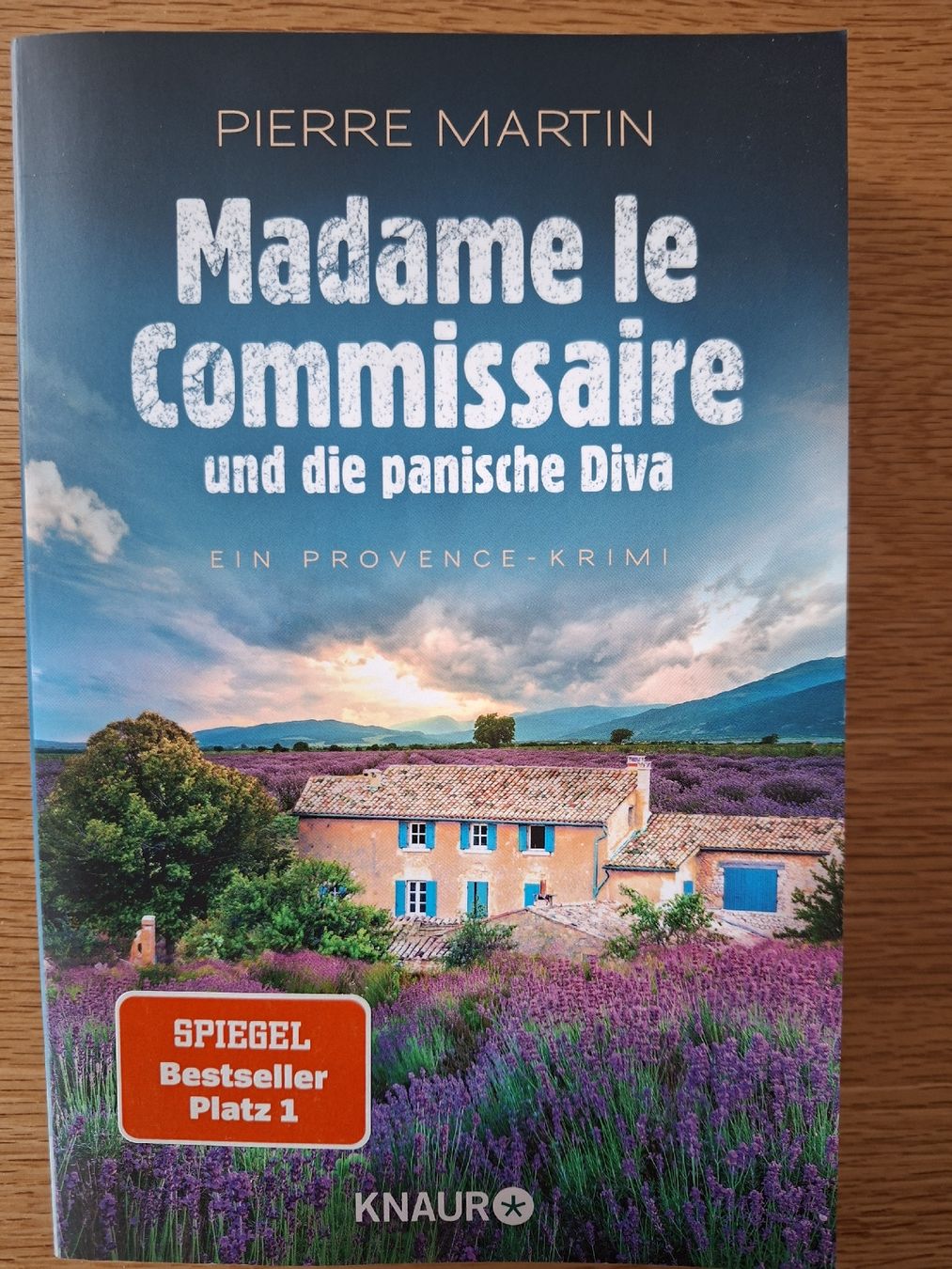 Bücher: Madame le Comissaire und die panische Diva – Gebraucht aus Appenzell von palme14