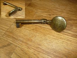 Klappschlüssel Bartschlüssel kleinMessin