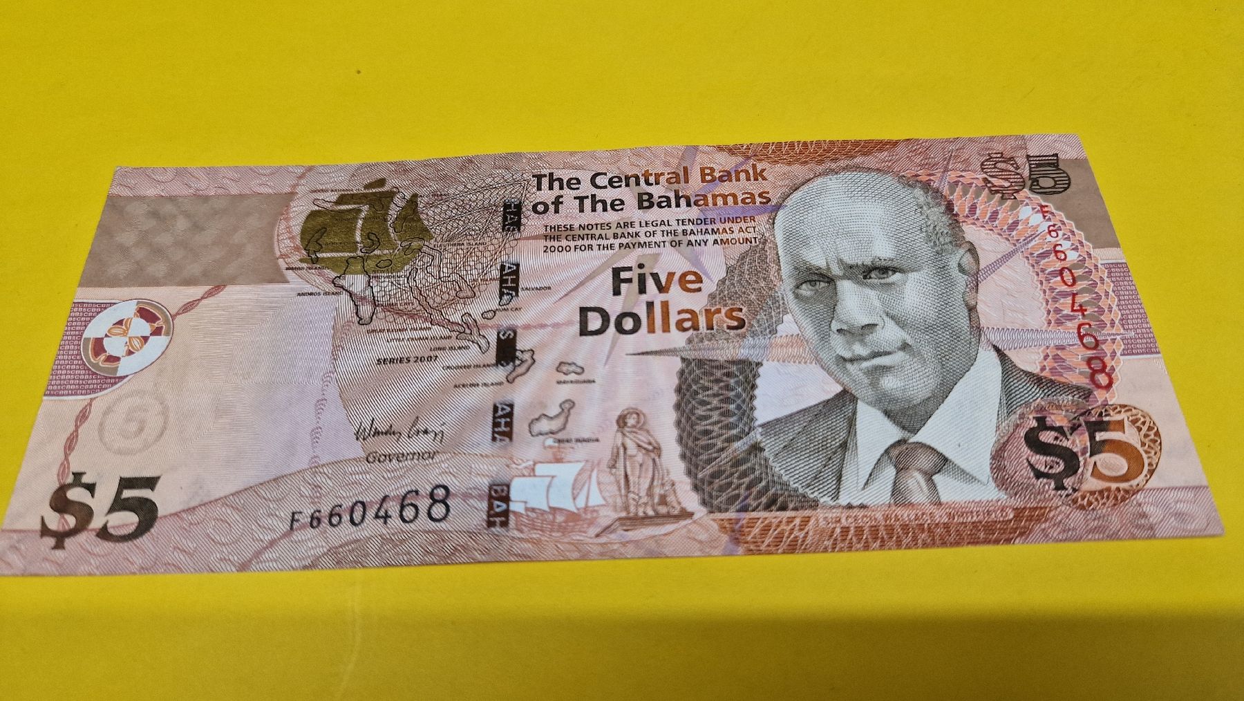 Banknoten: Bahamas $5 Dollar Schein, unzirkuliert, 2007 – Neu und originalverpackt aus Herisau von Antiques.AR