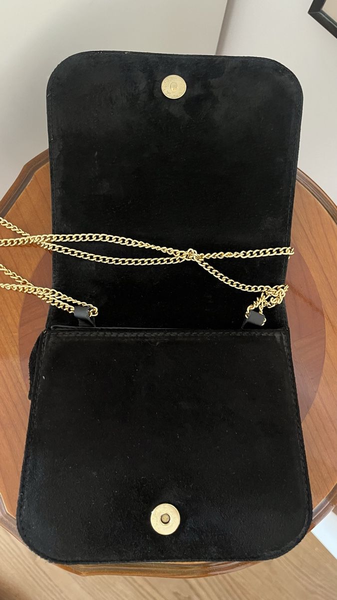 Borse da donna: Borsa a tracolla nera scamosciata con catena dorata – Usato da Lugano venduto da yul_fhg2 4