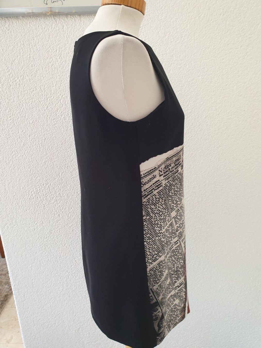 Moschino Kleider: Moschino wunderschönes Printkleid Gr. 34 – Gebraucht aus Bottmingen von sandy_2 4