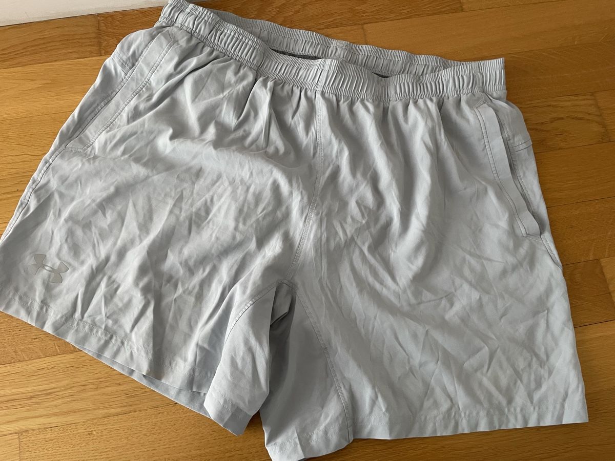 Under Armour Kleiderpakete: 3 mal marken Short – Gebraucht aus St.Gallen von bubo2008 2