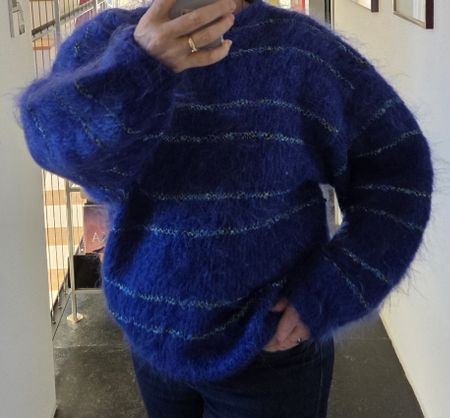 Royalblau, sehr leichter Angora Pulli Gr M - flauschig weit