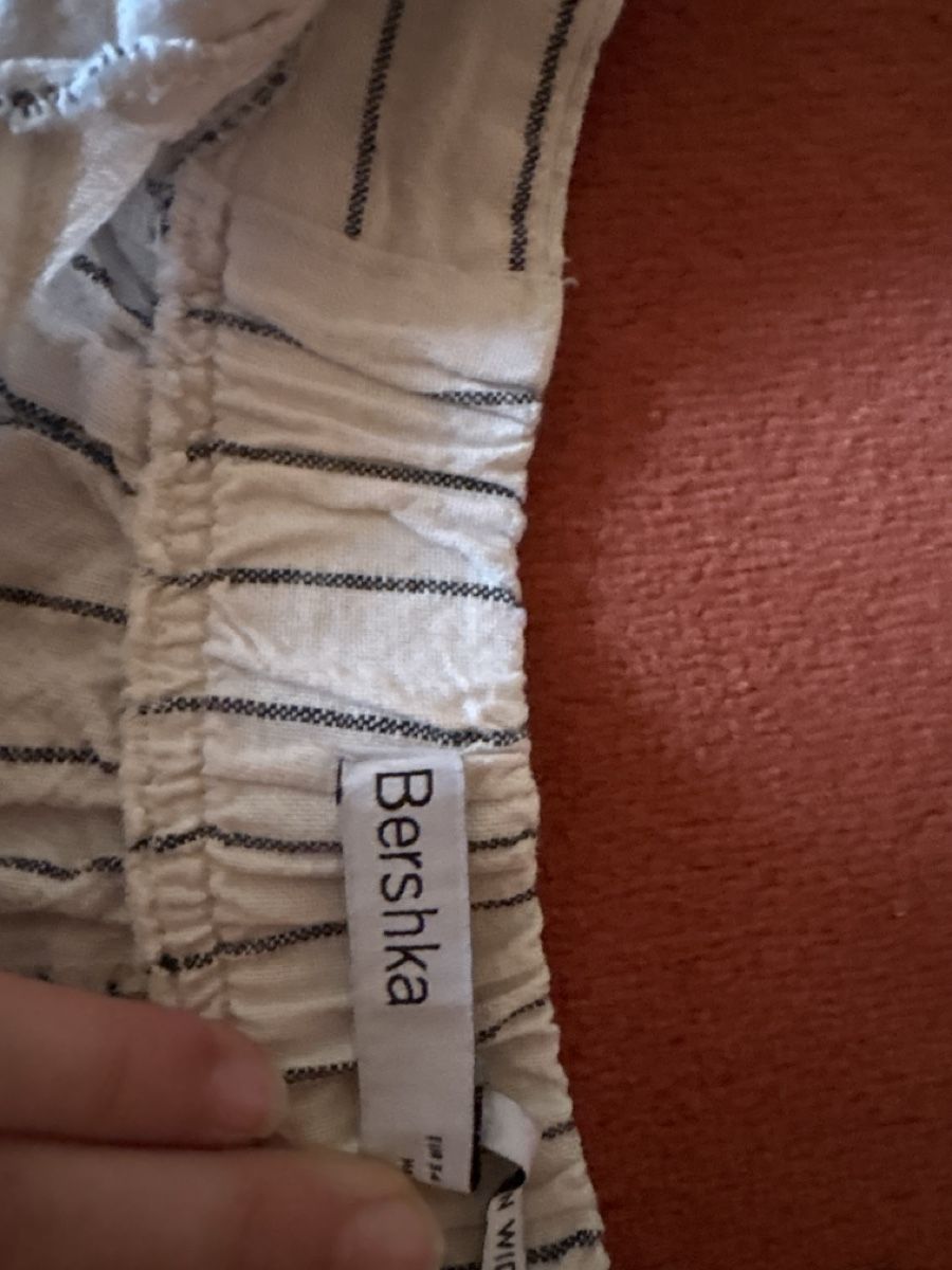 Bershka Hosen: Zwei gestreifte Stoffhosen – Gebraucht aus Affoltern am Albis von tam_5vn5 3
