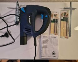 Stichsäge Einhell BT-JS 650E mit Sägeblättern