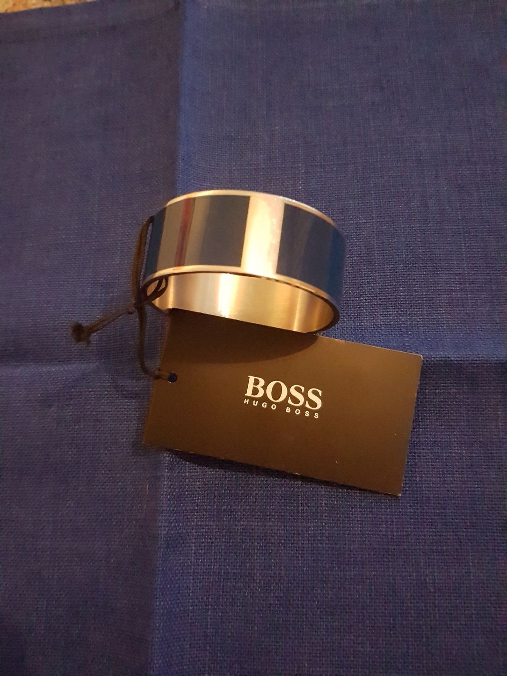 Hugo Boss Armbänder & -reifen: Hugo Boss Armreif – Neu (gemäss Beschreibung) aus Duebendorf von Arenenberg1 2