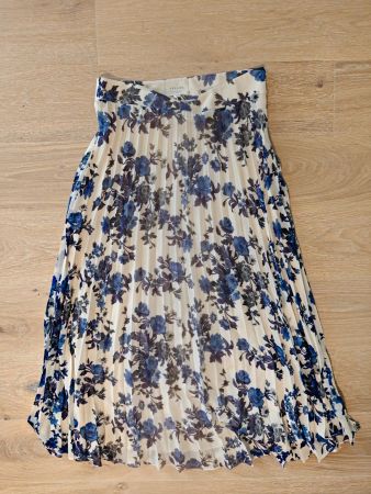 Sezane Plisseerock Blumen Blau, Gr. 40, neu