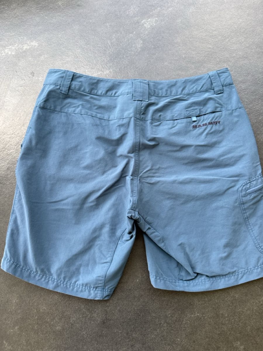 Mammut Hosen: Damen Shorts Mammut blau – Gebraucht aus Schaffhausen von Gamasa 1