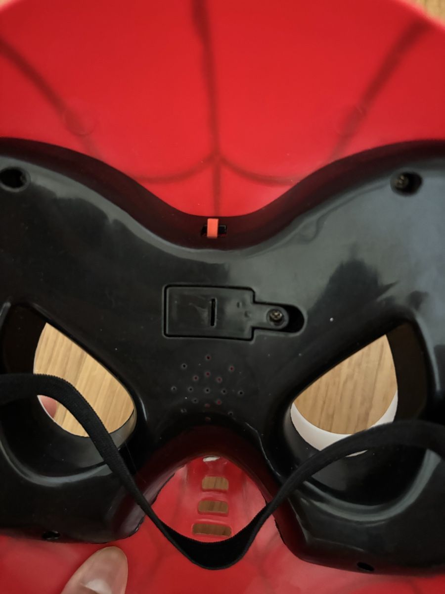 Costumes: Spiderman & Ironman light-up mask and accessories – D'occasion à Würenlos par sue_wp8k 2