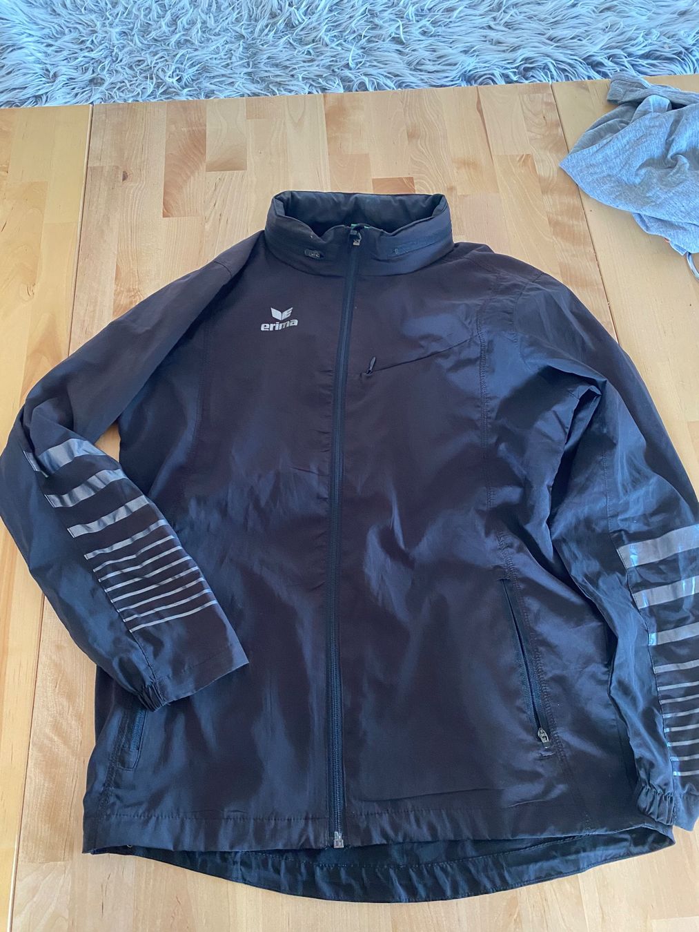 Giacche: Erima Trainingsjacke Kinder wasserabweisend – Usato da Münsingen venduto da lyf_j8ng