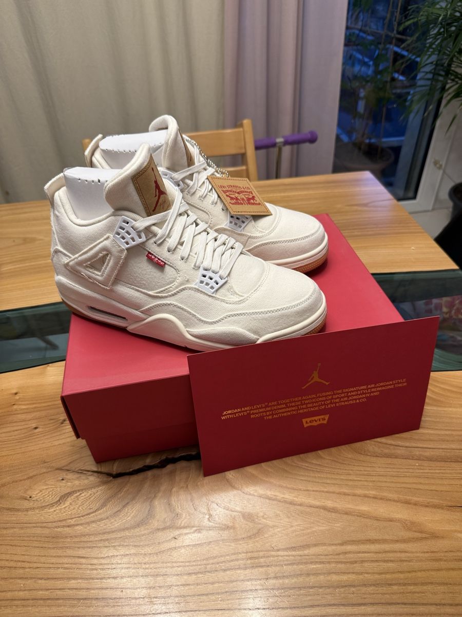 Jordan Scarpe da uomo: Jordan 4 x Levis White US10 Deadstock – Nuovo e nell'imballaggio originale da Konolfingen venduto da likeacat