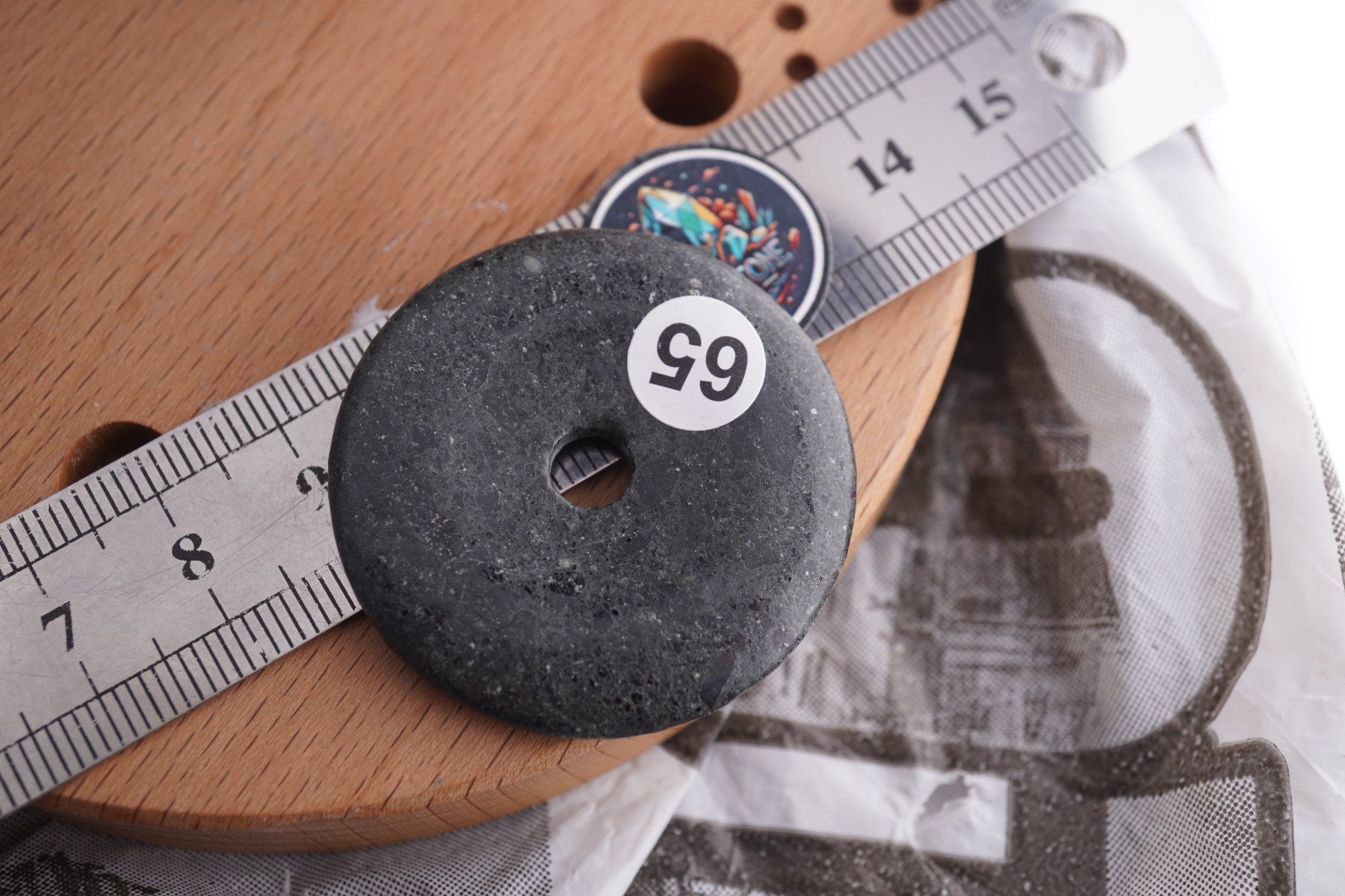 Minerali & Pietre curative: Kimberlit      Donut   pi Scheibe      Ab 1.- – Nuovo e nell'imballaggio originale da Eschenbach SG venduto da topstone 4