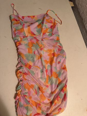 Kleid pink geblümt Grösse L Stradivarius neuwertig