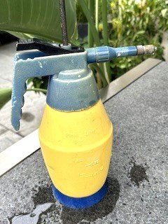 Technique médicale: sPrITzFlAScHE   MIOGARDEN – D'occasion à Winkel par zeho 2