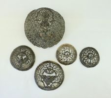 KOKOSNÜSSE, FEIN GESCHNITZT, BALI, WAHRSCHEINLICH UM 1920/30