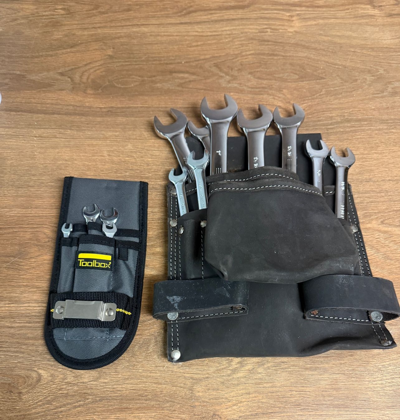 Tutti gli attrezzi: Werkzeugsatz mit Gürtel, Leder – Nuovo (secondo la descrizione) da Nussbaumen AG venduto da olitech5415