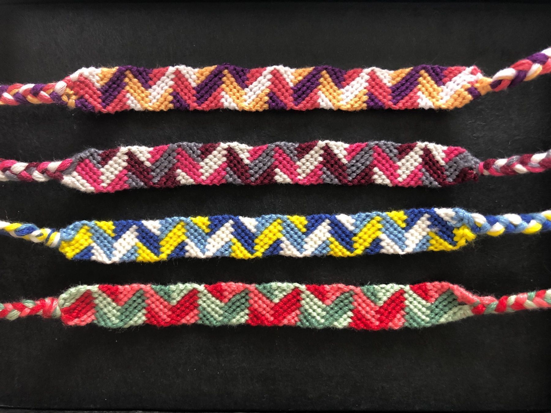 Bracciali & Braccialetti: Friendship bracelets, new, handmade – Nuovo e nell'imballaggio originale da Carouge GE venduto da Emilynette