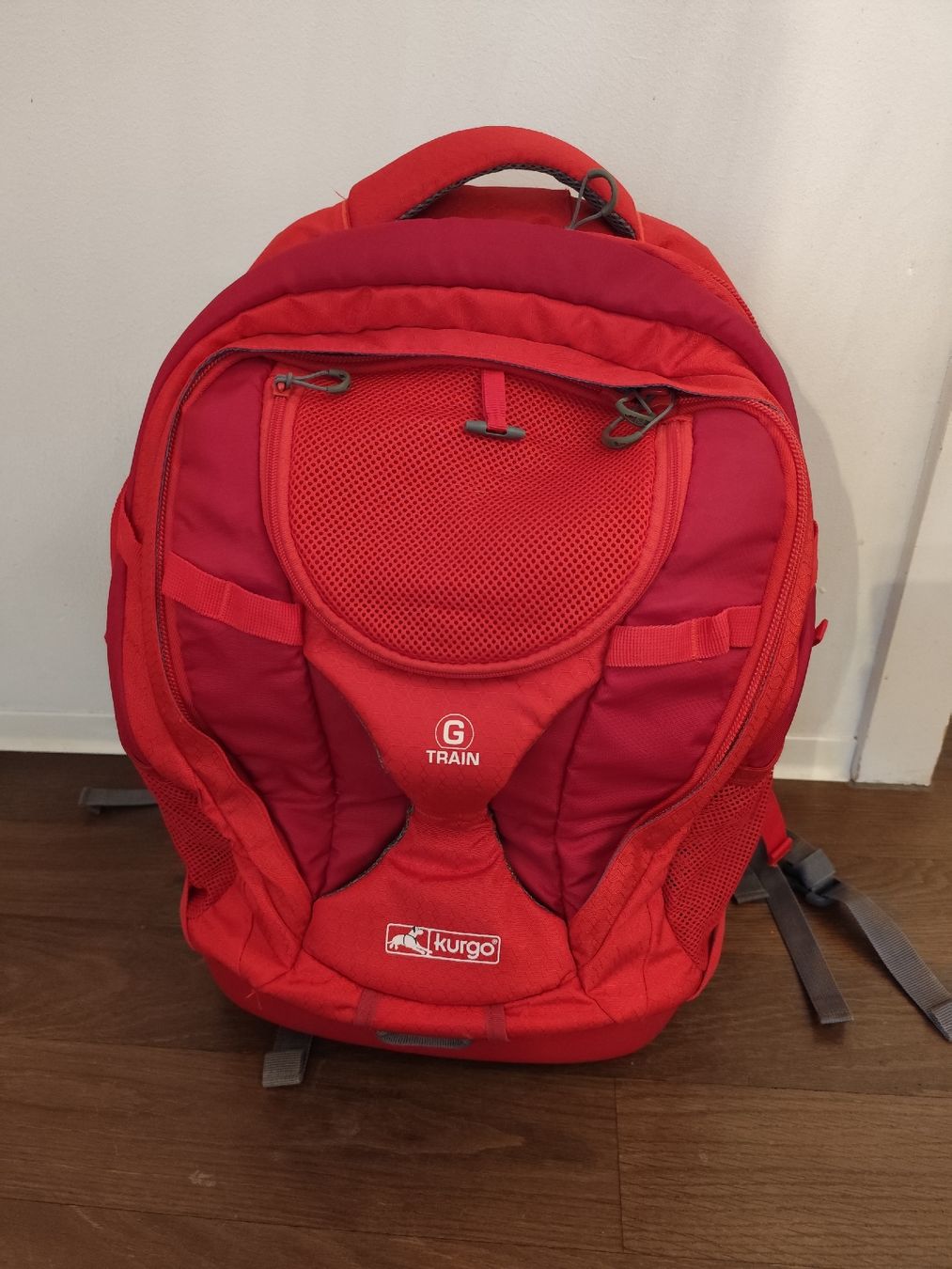 Cucce & Letti: Kurgo G-Train Hunderucksack – Usato da Hergiswil NW venduto da Disney92